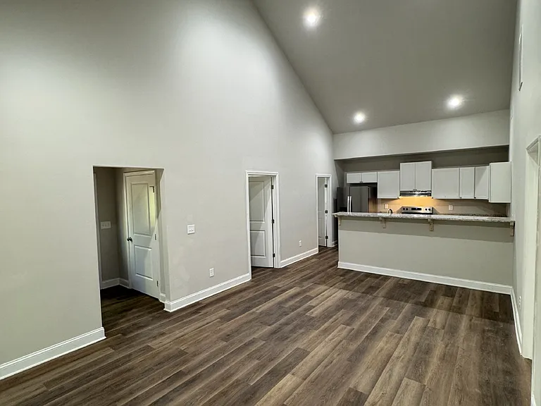 2644 Ladd Dr — Photo 13
