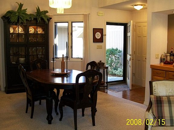 Enjoy dinner with friends in this lovely Dining Room