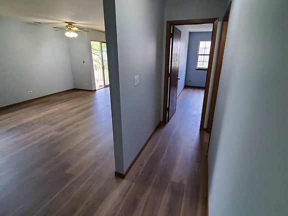 3rd image of 69 Gant Cir Unit H