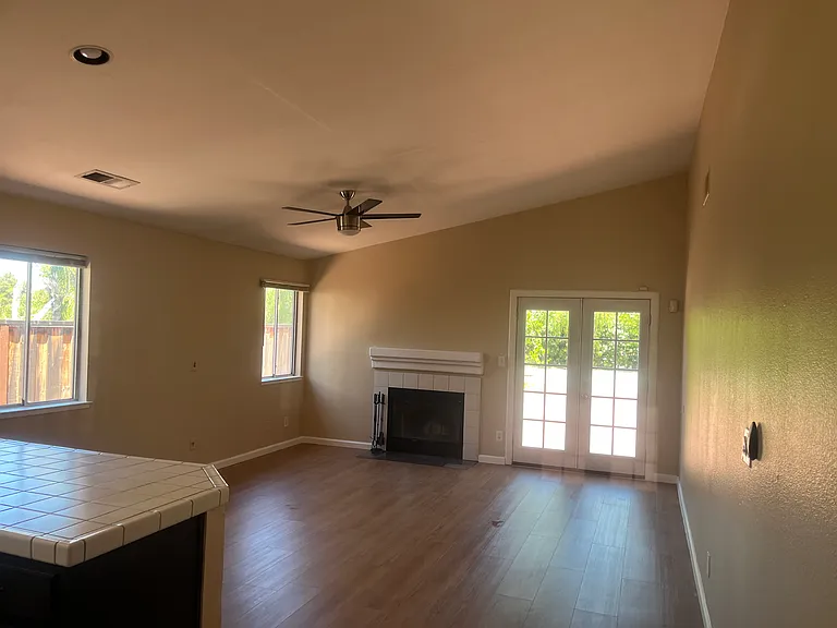 5117 Comanche Ct — Photo 4