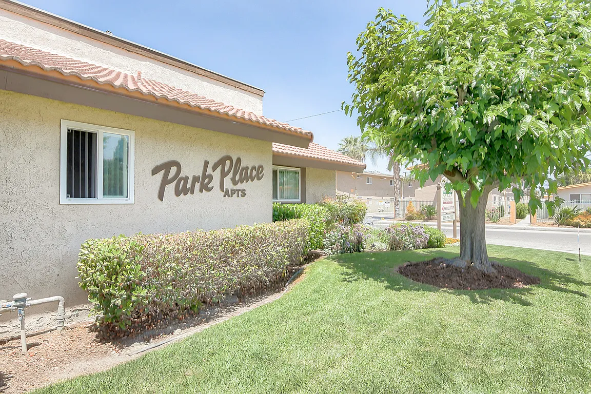 Park Place Apartments — Photo 1