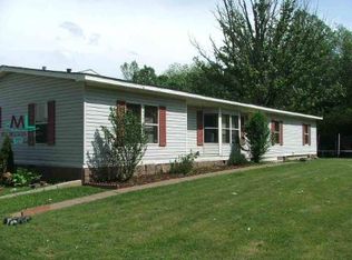 39 S Engle Rd, Imlay City, MI 48444