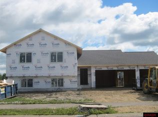 605 Fieldcrest Dr, Mankato, MN 56001