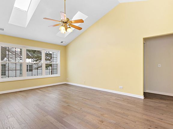 5th image of 406 Hill Ct #18-02