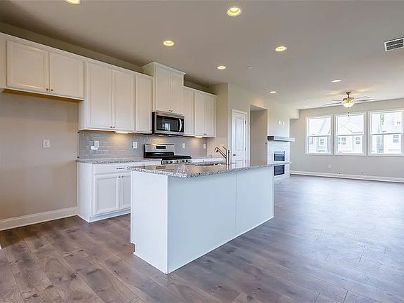 2nd image of 9 Saint Romain Way