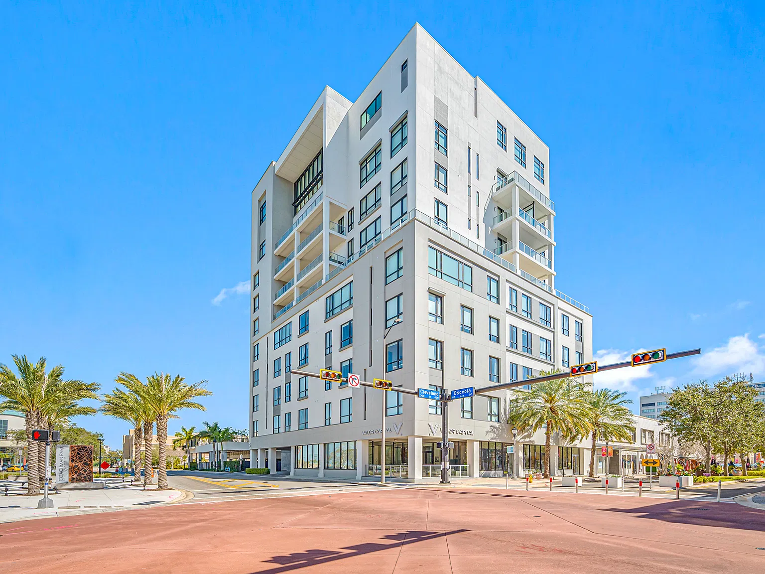 2 bed, 1179 sqft, $3,900 — Photo 3