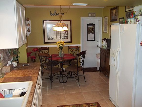 Eat In Kitchen