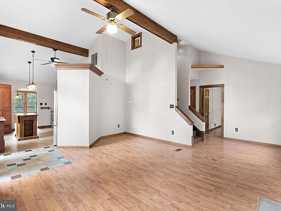 4th image of 1802 Summit Dr