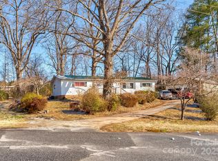 187 Automotive Ln, Hickory, NC 28601