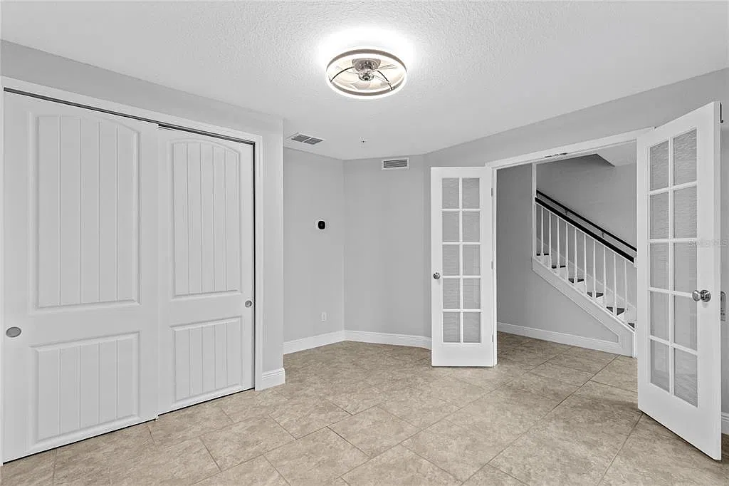 4 bed, 3.5 bath, 2242 sqft, $2,950 — Photo 3