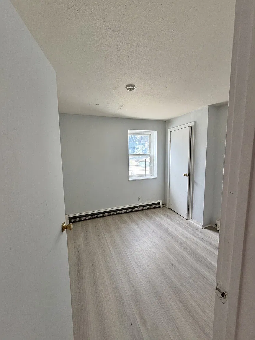 3 bed, 950 sqft, $1,700 — Photo 1