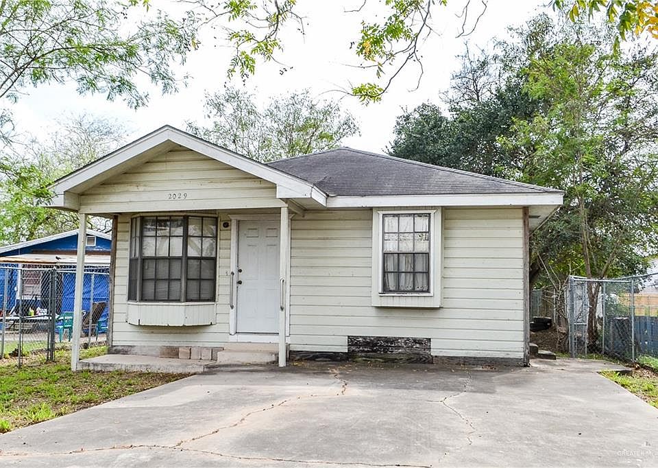 1st image of 2029 Fresno Ave
