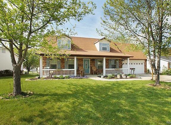 2nd image of 121 Hickory Dr