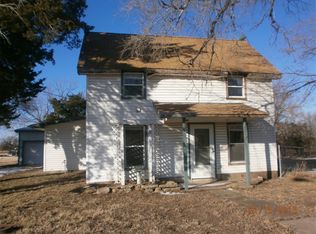 380 N 4th St, Carlton, KS 67448