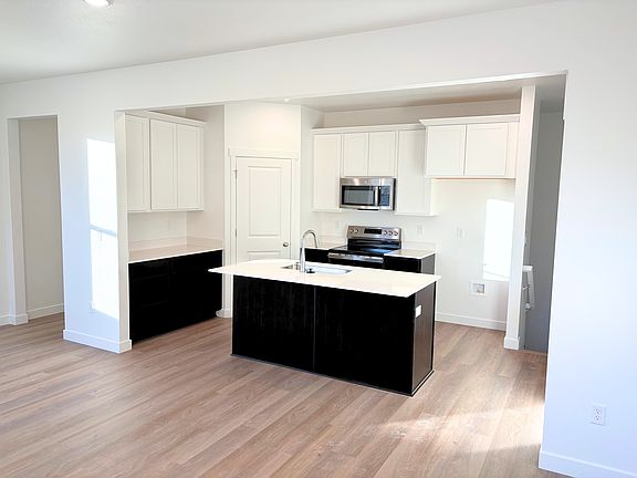 7th image of this home