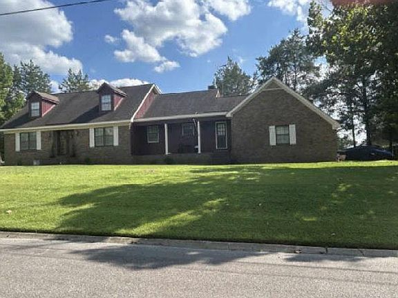 2nd image of 1811 Olive Ave