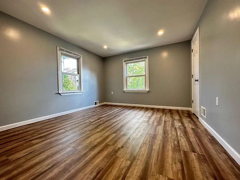 750 S Springfield Ave — Photo 4