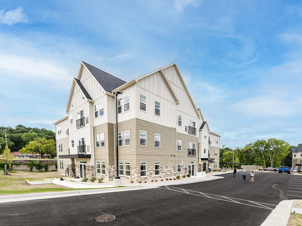 Riverbend Flats Apartments