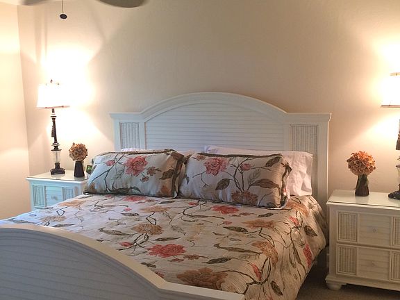 Master, King Bed Walk in Clo