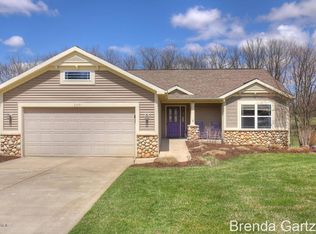 2271 Quarter Horse Dr NE, Cedar Springs, MI