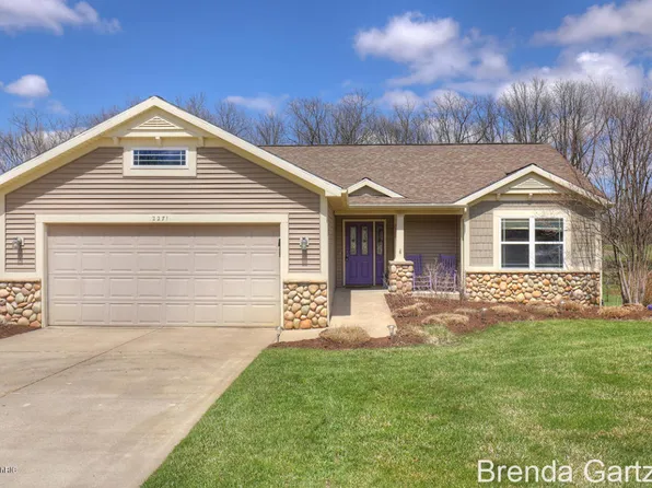 2271 Quarter Horse Dr NE, Cedar Springs, MI 49319