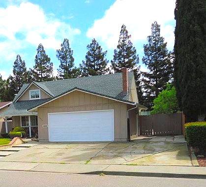 3rd image of 2828 Orchid St