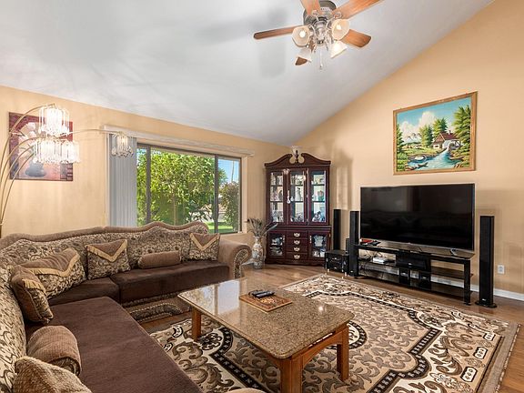 4th image of 4151 W Sweetwater Ave