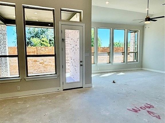 4th image of 466 Westmont