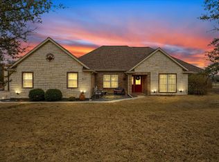 822 Lester Burt Rd, Farmersville, TX 75442