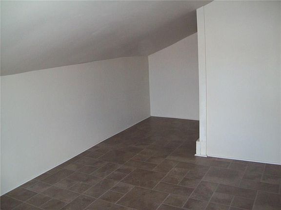 5th image of 5987 Jefferson St