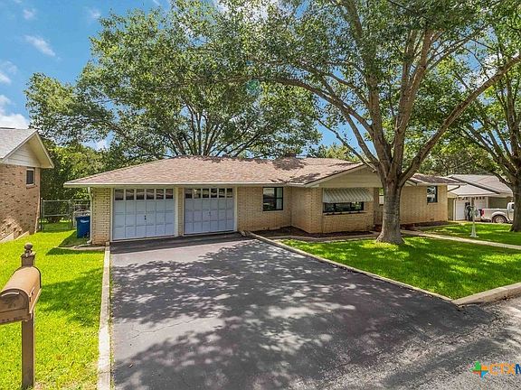 2nd image of 874 Oak Ln