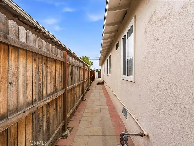 703 S Harbor Blvd — Photo 27