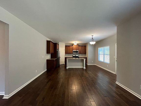 4th image of 106 Gunier Cir