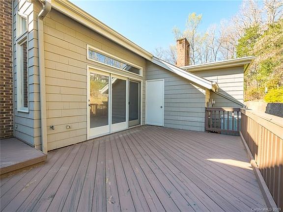 3rd image of 5723 Courtview Dr #21