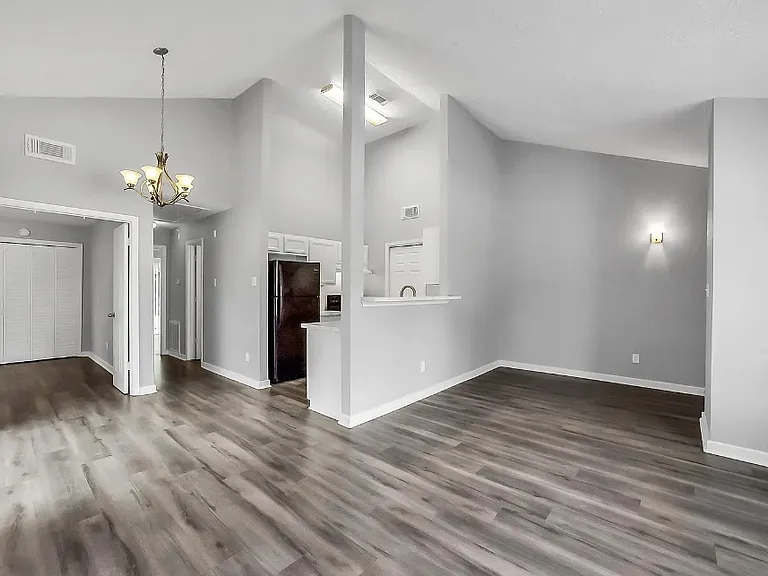 11012 Crenchrus Ct — Photo 4