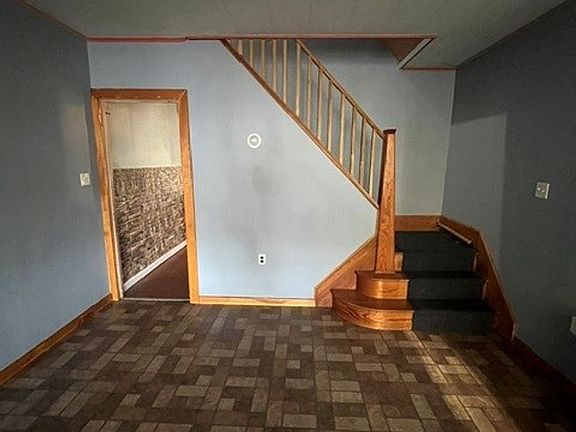 5th image of 334 E Ludlow St