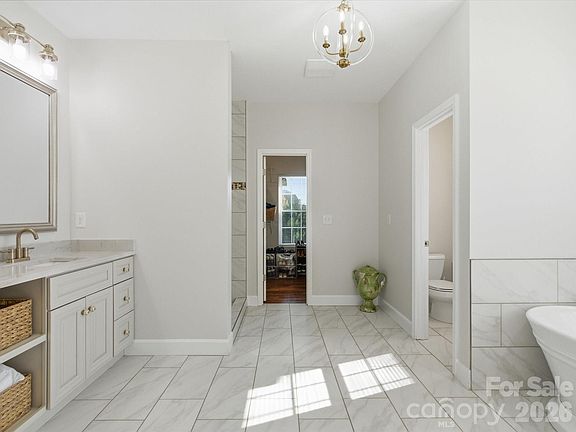 5th image of 3211 Oakdale Rd