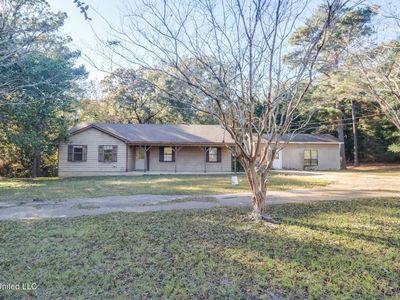210 N McGregor St, Wiggins, MS, 39577