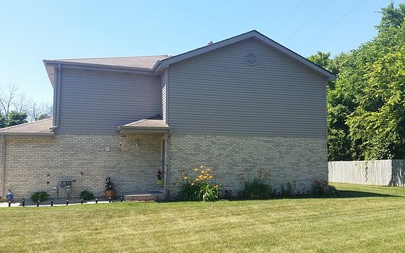 2nd image of 14602 Maple Ln #4602