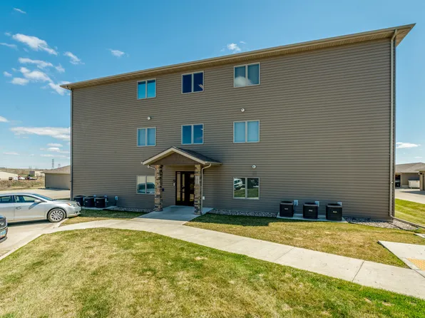 1405 Sharloh Loop APT 12, Bismarck, ND 58501