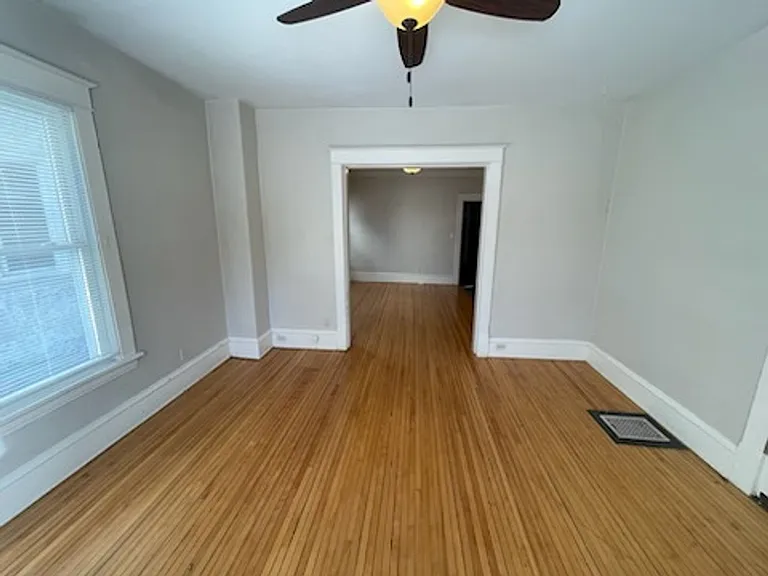 2721 Girard Ave S — Photo 5