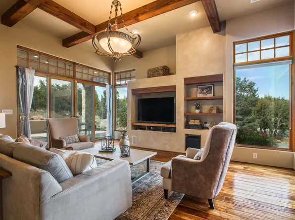 2 Concha Ct, Sandia Park, NM 87047