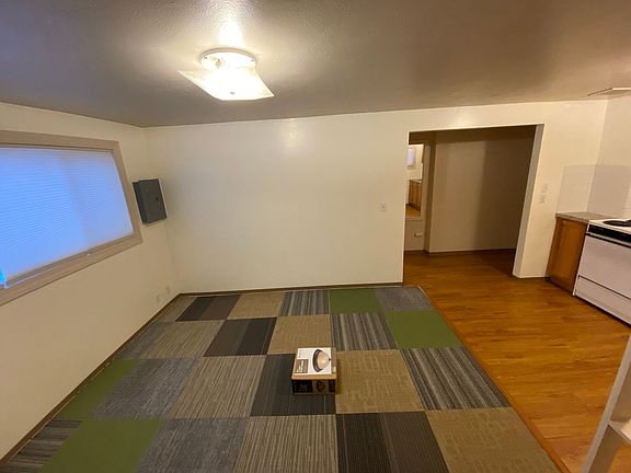 3rd image of 520 Schilling St #4