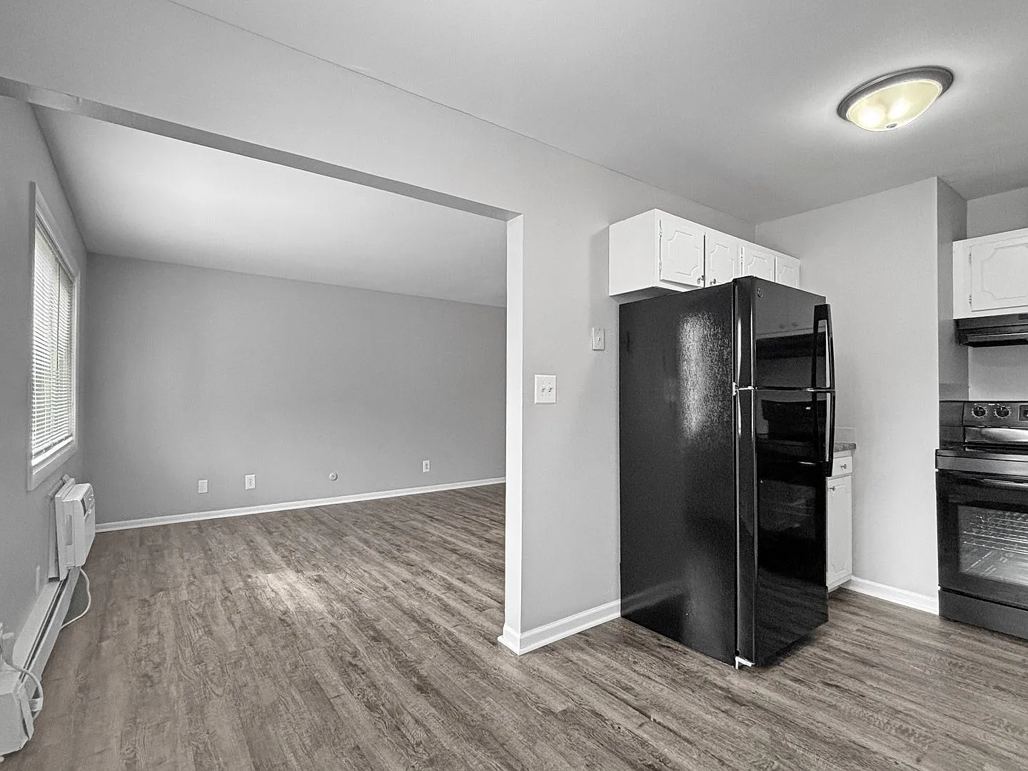 2 bed, 1.0 bath, 700 sqft, $1,295 — Photo 1