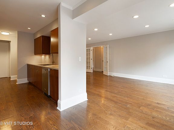 5th image of 2336 N Commonwealth Ave APT 301