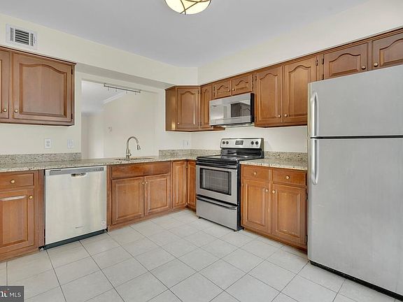 3rd image of 222 Gretna Green Ct