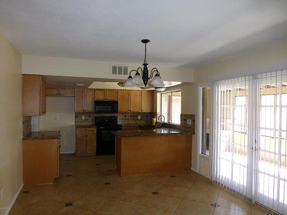 5th image of 4019 W Sunnyside Ave