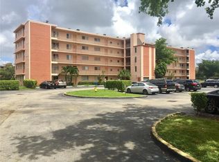 8610 N Sherman Cir APT 204, Hollywood, FL 33025