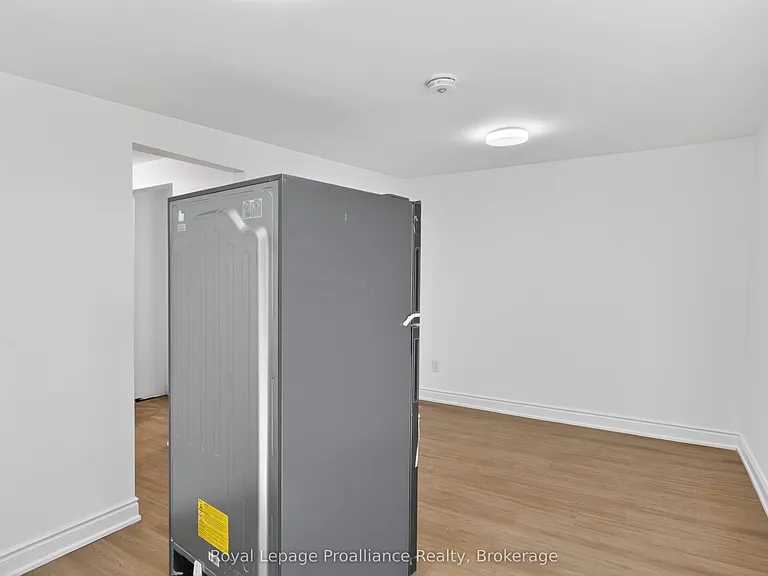 171 Hazlitt St #1 — Photo 8