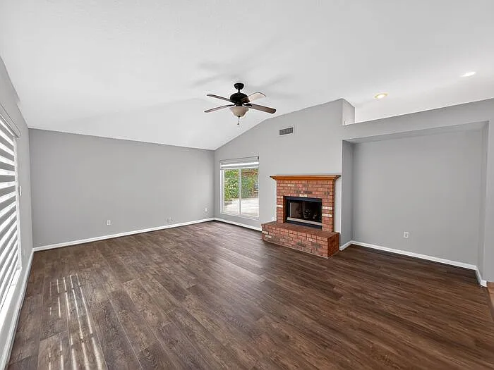 541 S Fir St — Photo 5